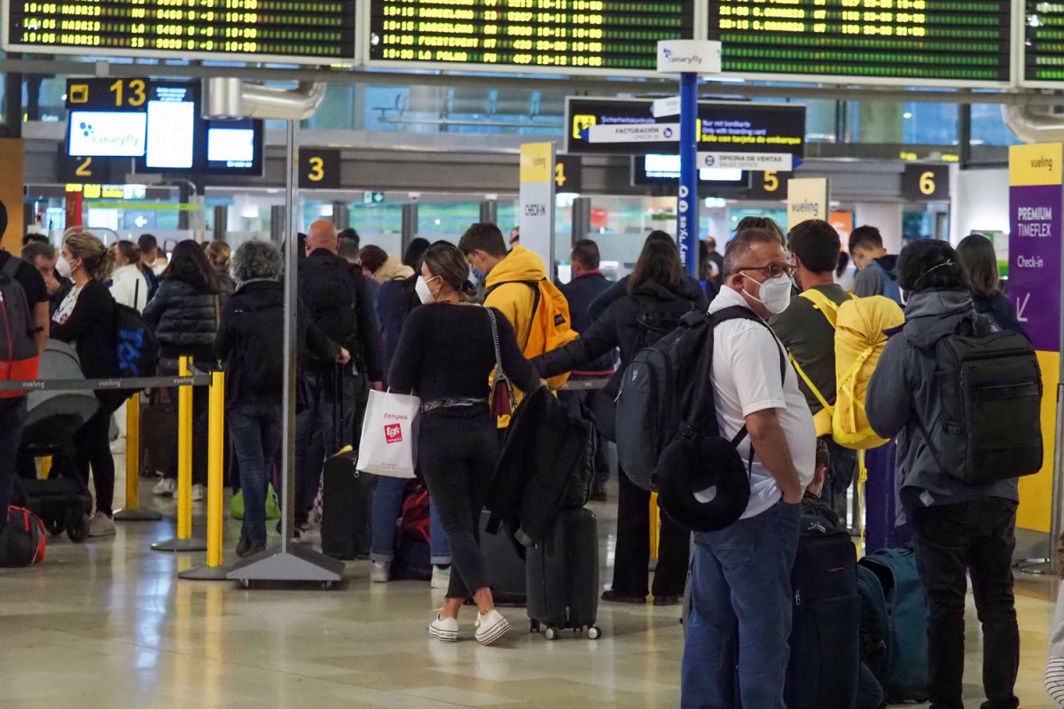 Piden más efectivos en los aeropuertos para evitar el colapso