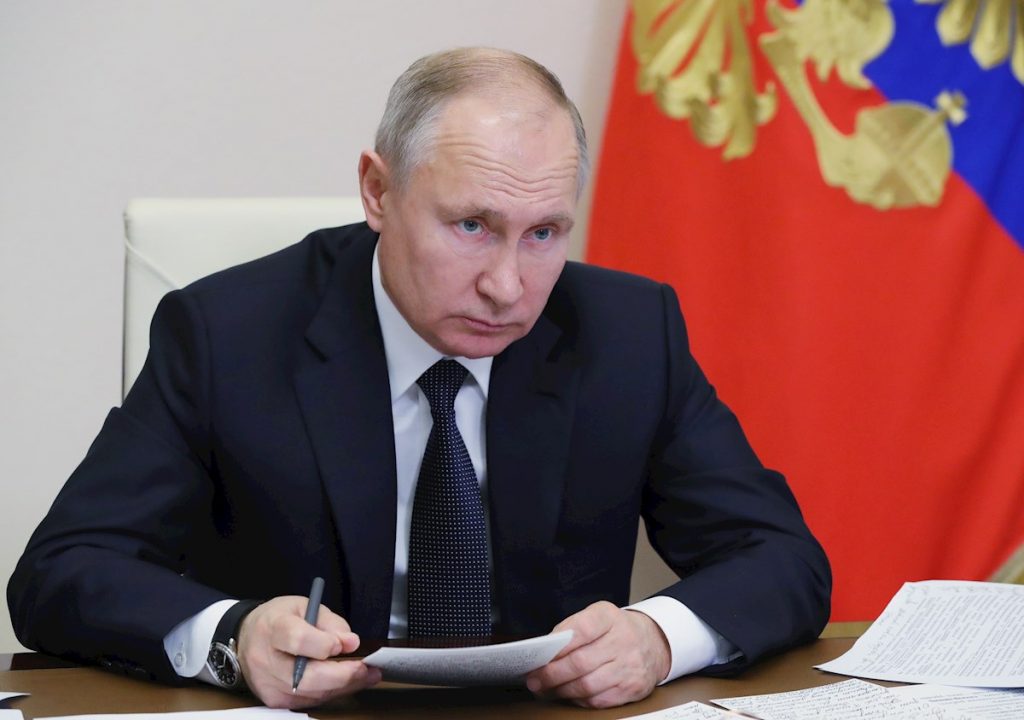Finlandia informa por teléfono a Putin de su intención de unirse a la OTAN