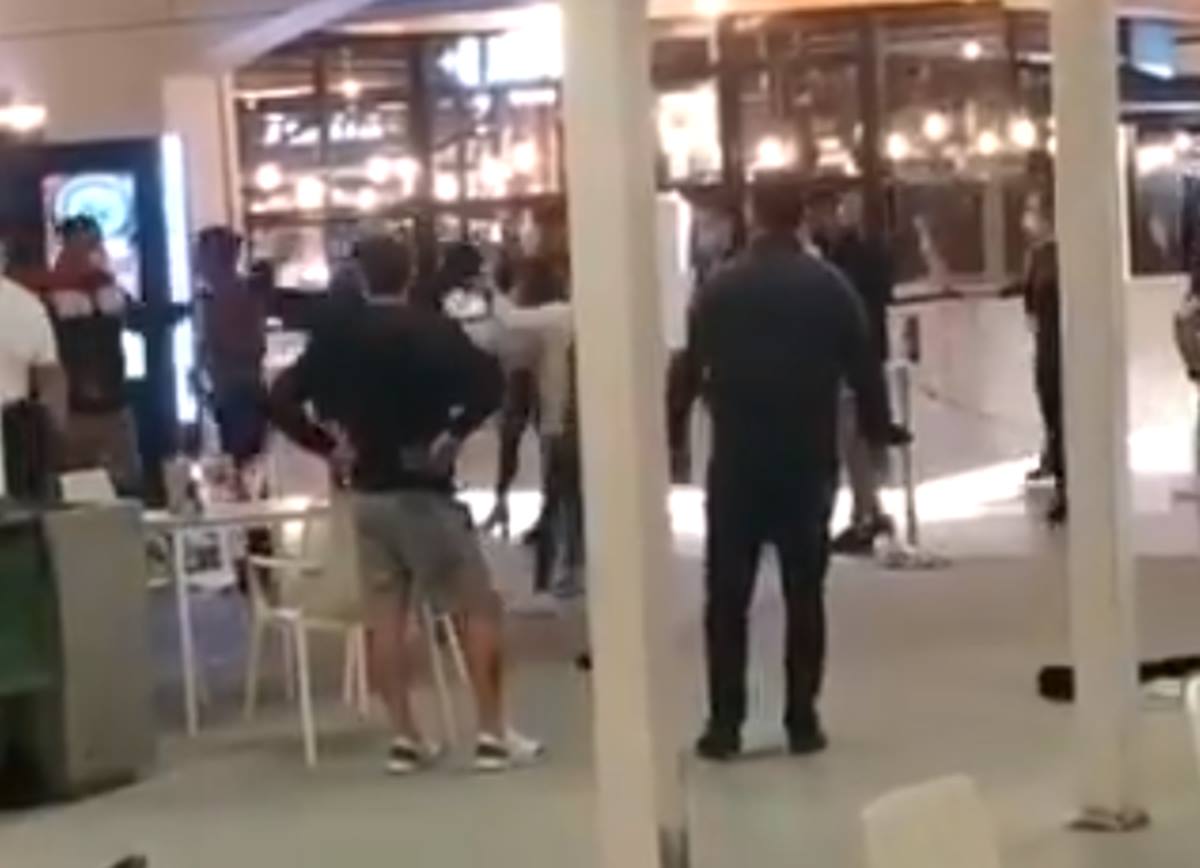 Pelea en un local de ocio en Maspalomas, Gran Canaria. Twitter (@Piletillas)