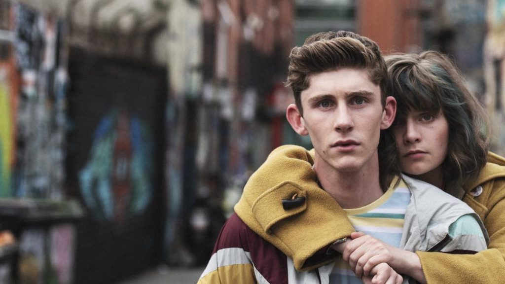 Fionn O'Shea y Lola Petticrew protagonizan la comedia ‘Dating Amber’.
