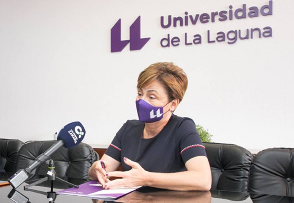 Rosa Aguilar, durante la presentación de esta convocatoria. DA