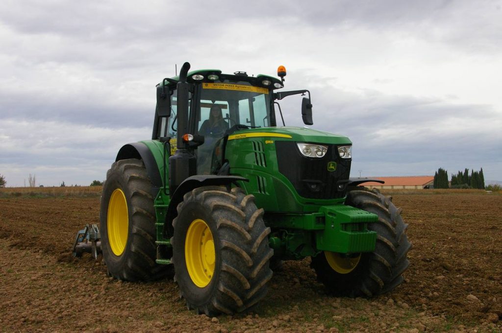 Irene en su tractor. Twitter (@irenenonay)