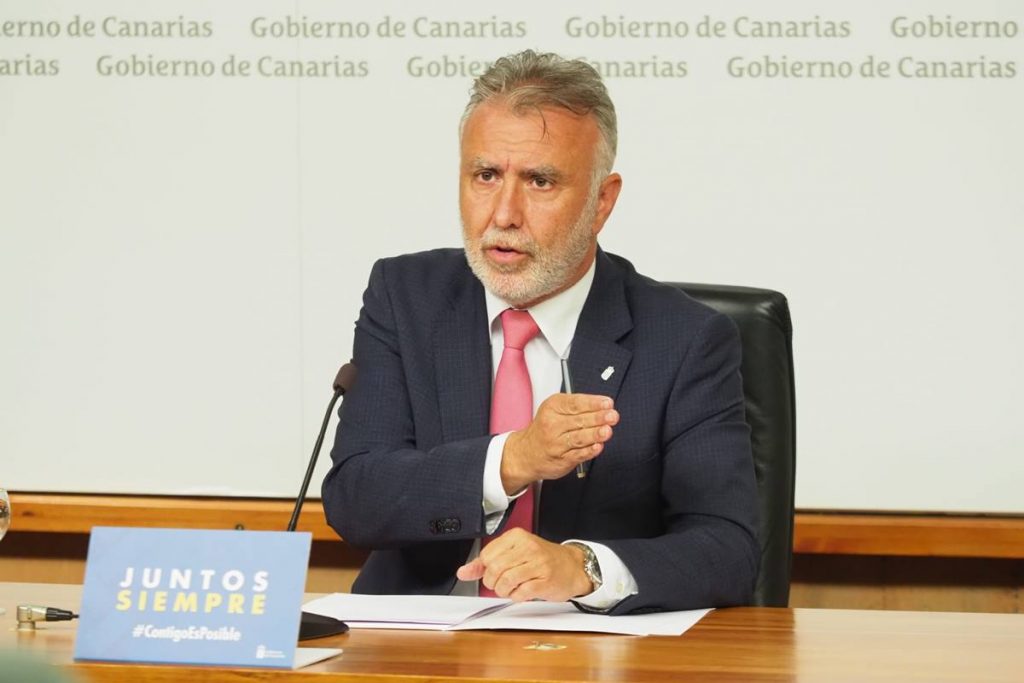 Ángel Víctor Torres. Sergio Méndez