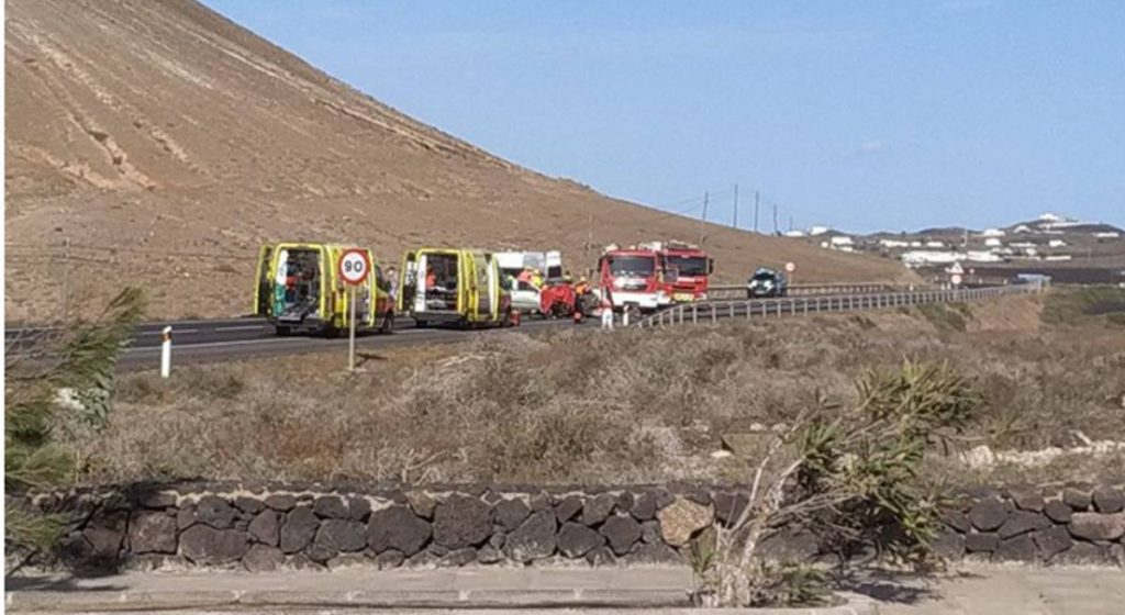 El accidente de tráfico se produjo exactamente en el cruce de La Vegueta, hasta donde se desplazó personal del 1-1-2. Lancelot Digital