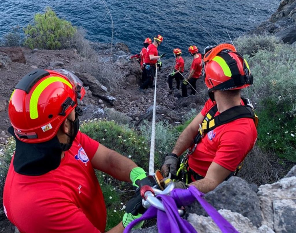 La mayoría de intervenciones en Santiago del Teide son rescates de montaña . BBVV Santiago del Teide