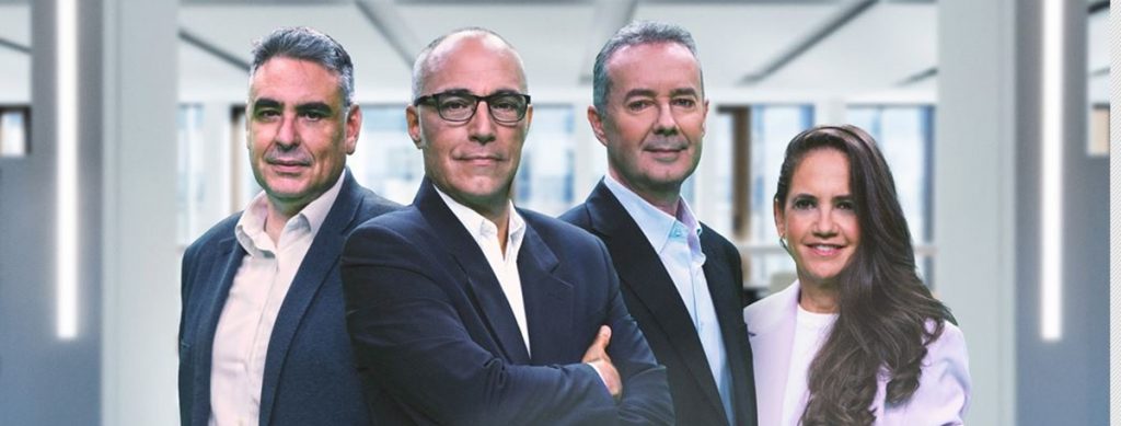 Equipo directivo del DIARIO: Fran Domínguez, redactor jefe; Agustín M. González, director; Juan Carlos Mateu, vicedirector, y Ángeles Reverón, redactora jefa. DA