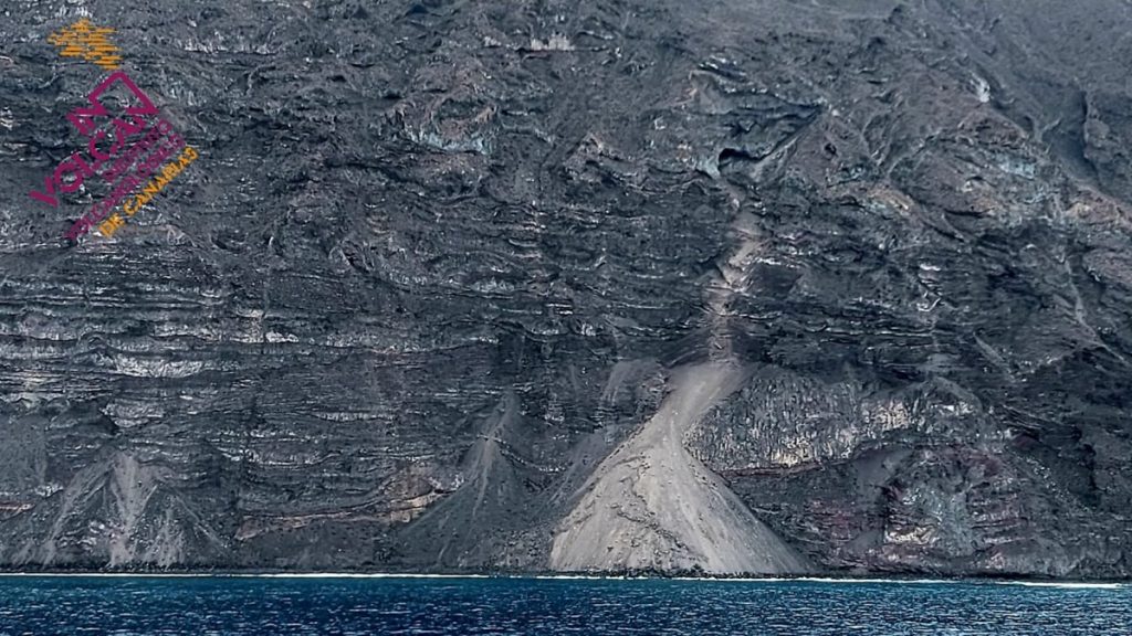 Derrumbe en el acantilado de la costa de Fuencaliente