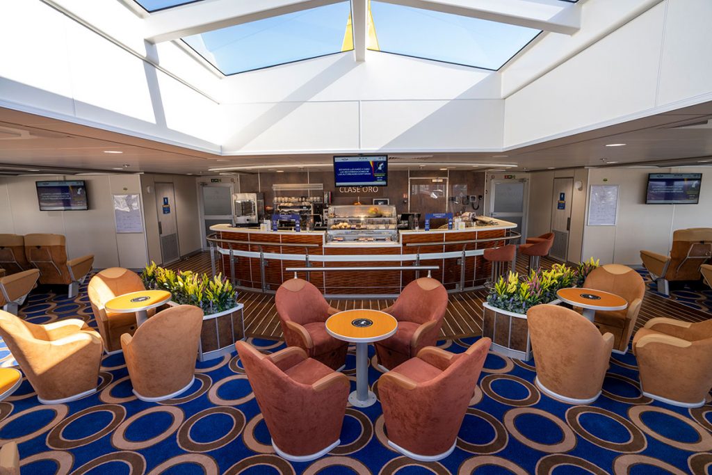 Interiores de los trimaranes de Fred. Olsen