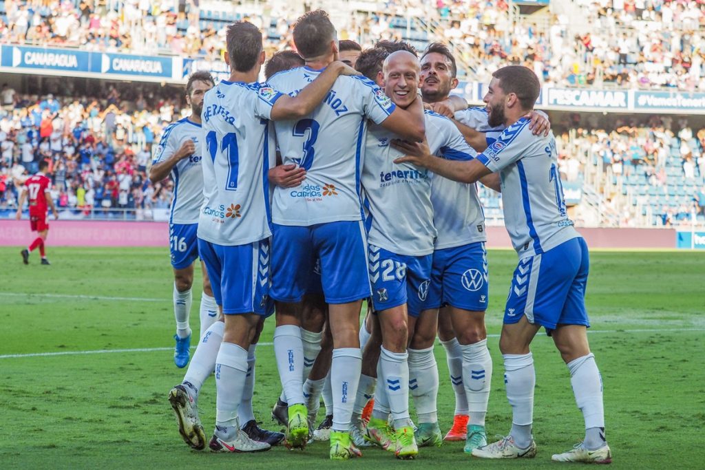 Goleada para avisar de que el Tenerife va muy en serio esta temporada (4-0)