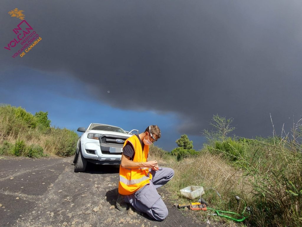 Miembro del Instituto Volcanológico de Canarias en La Palma. Involcan