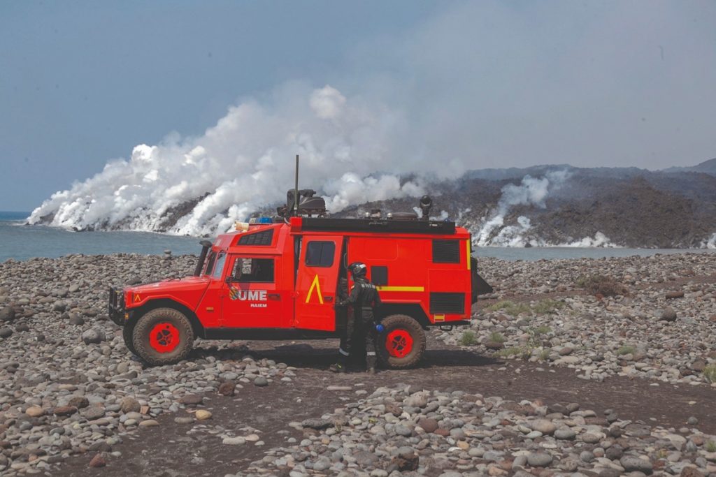 Un vehículo de la Unidad Militar de Emergencia (UME)