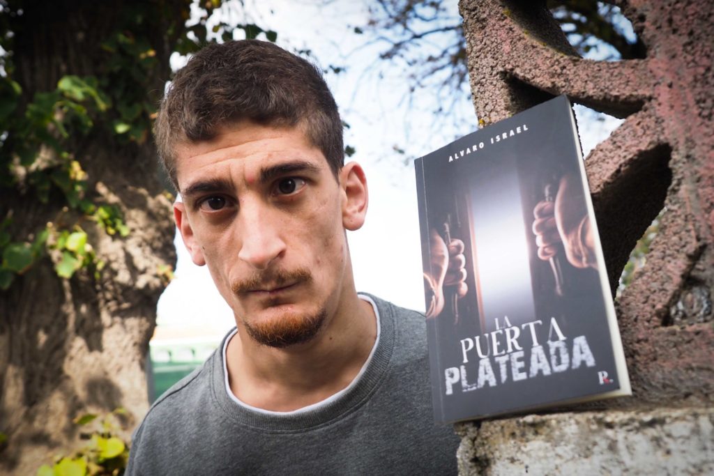 Álvaro derrota a su discapacidad con voluntad y sin palabras