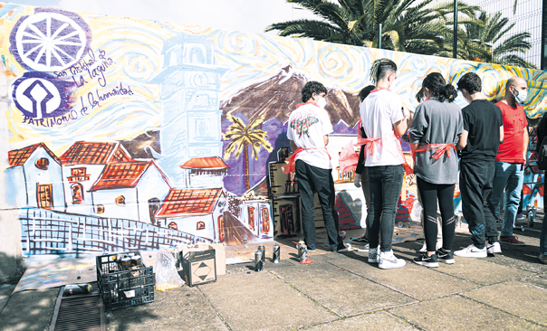 Los alumnos plasmaron su dibujo en un muro localizado en la calle Lora y Tamayo.