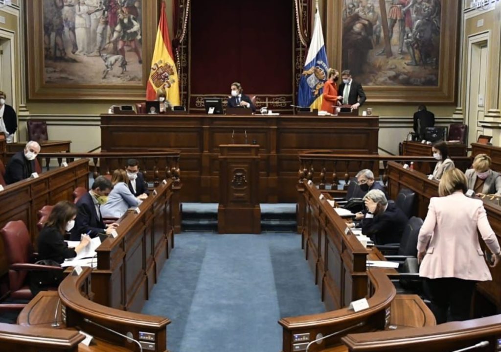 Pleno del Parlamento de Canarias.