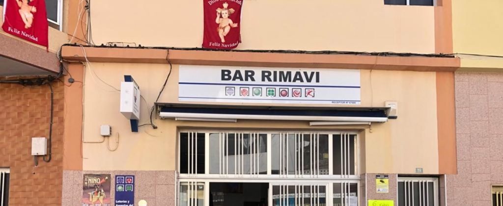 Ricardo es el propietario del bar Rimavi, en Charcho del Pino (Granadilla). DA