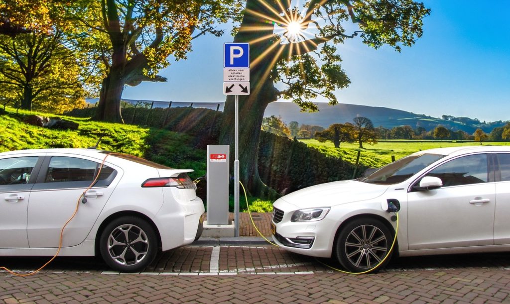 Inversión en vehículos eléctricos. Pixabay