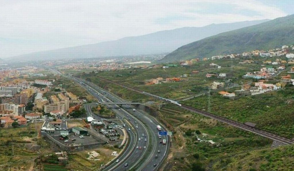El proyecto del tren del Sur ya está redactado desde Santa Cruz a Adeje y costaría 2.400 millones de euros. DA