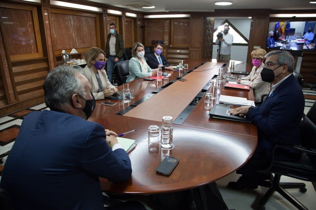 Momento previo a la reunión del Consejo de Gobierno de Canarias. DA