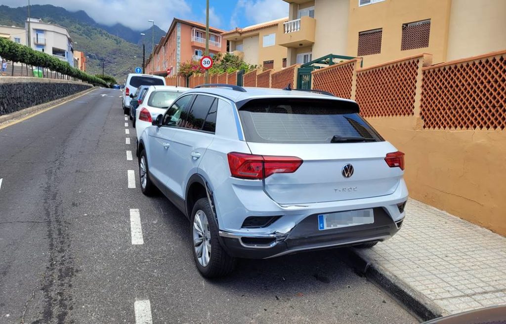 golpeó a un coche en Tenerife