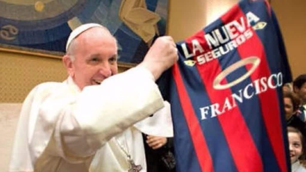 Ayuda divina: el Papa Francisco bendice al CD Tenerife