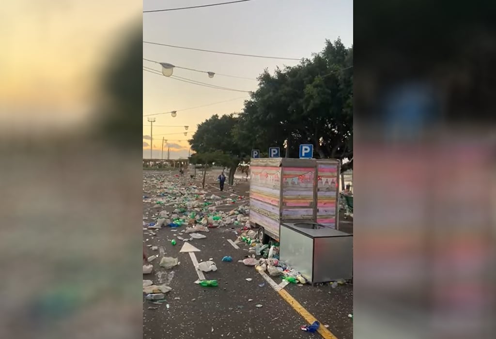Así quedó la zona de la plaza de España tras el sábado de carnaval. Facebook (David Pérez Barreto)