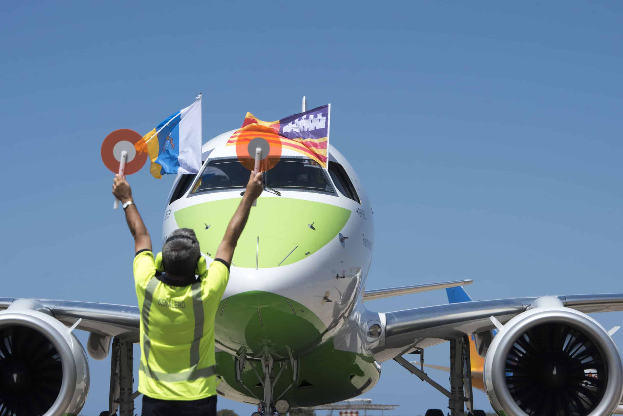 Llegada del primer vuelo de Binter a Menorca