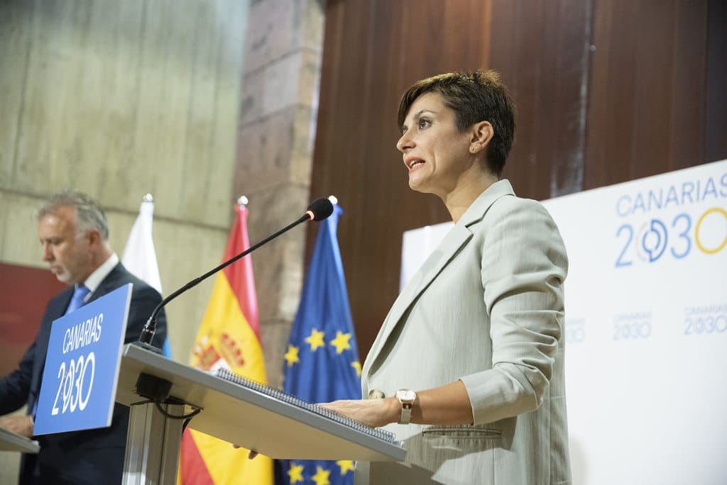 Canarias logra la transferencia “histórica” de Costas