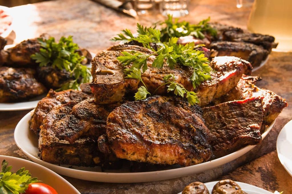 Carne hecha con dióxido de carbono: la contaminación que se come