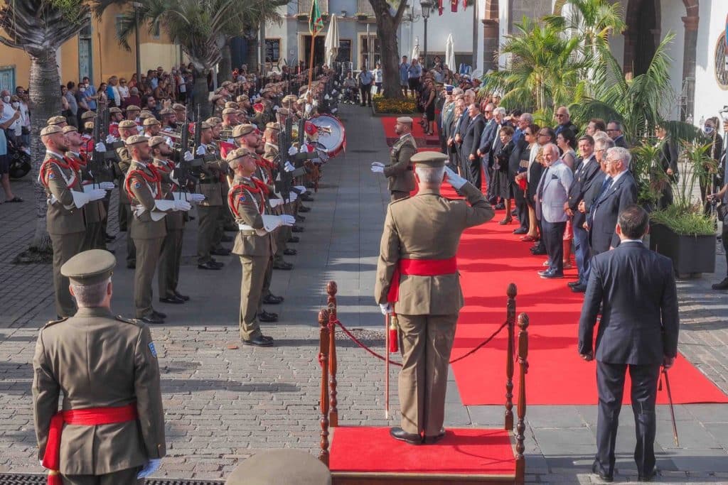 Los actos con los que se cerró el 225 aniversario de La Gesta se cerraron con diversos homenajes a los caídos y la procesión de Santiago Apóstol. Sergio Méndez