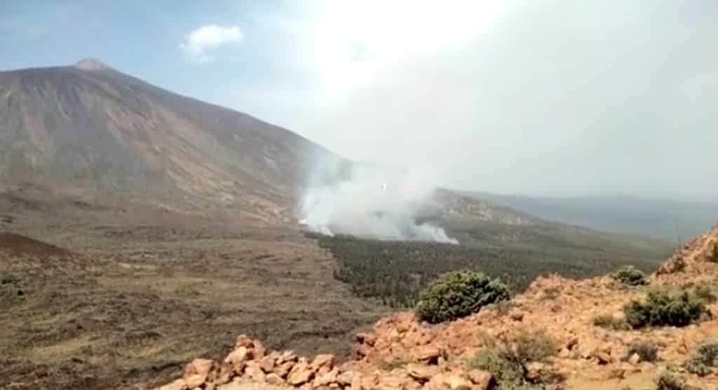 El incendio en Tenerife sigue contenido y se consolida su retroceso