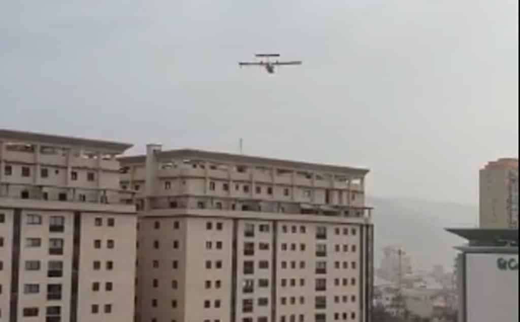 Ruido característico e imagen espectacular: los hidroaviones sobrevuelan Santa Cruz de Tenerife