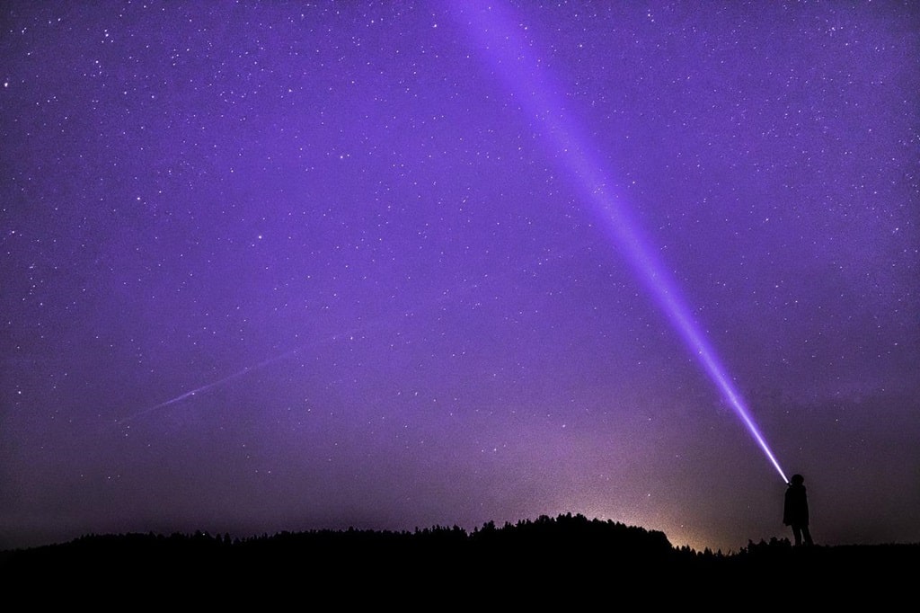 "Podría ser una estrella destrozada": descubren un nuevo y raro fenómeno en el universo lejano