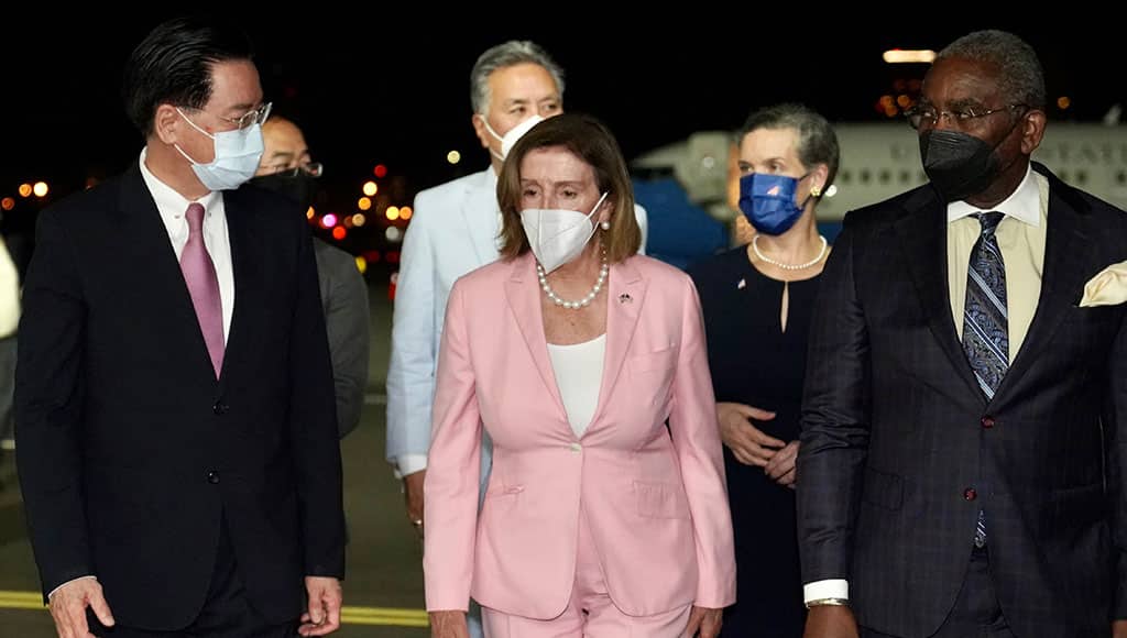 Pelosi aterriza en Taiwán a pesar de las amenazas de China