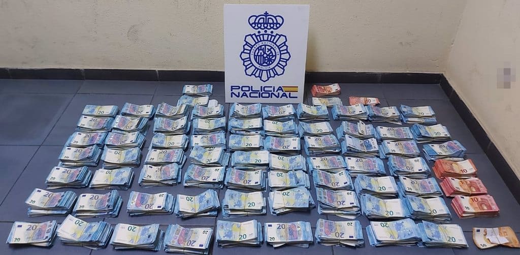 Pillado en plena calle con una bolsa con 275.400 euros