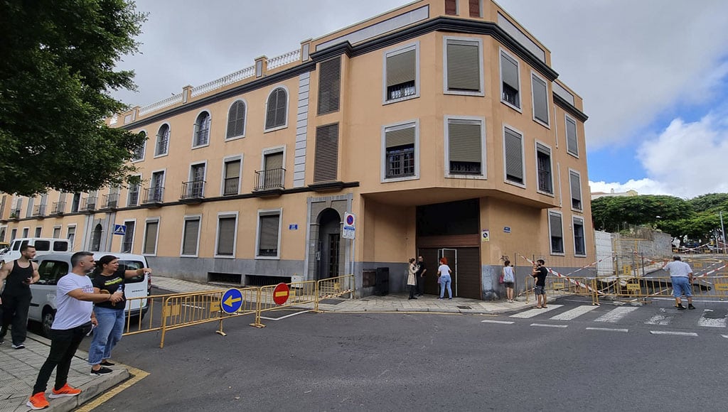 Declaran de emergencia las obras para reparar el socavón de La Laguna