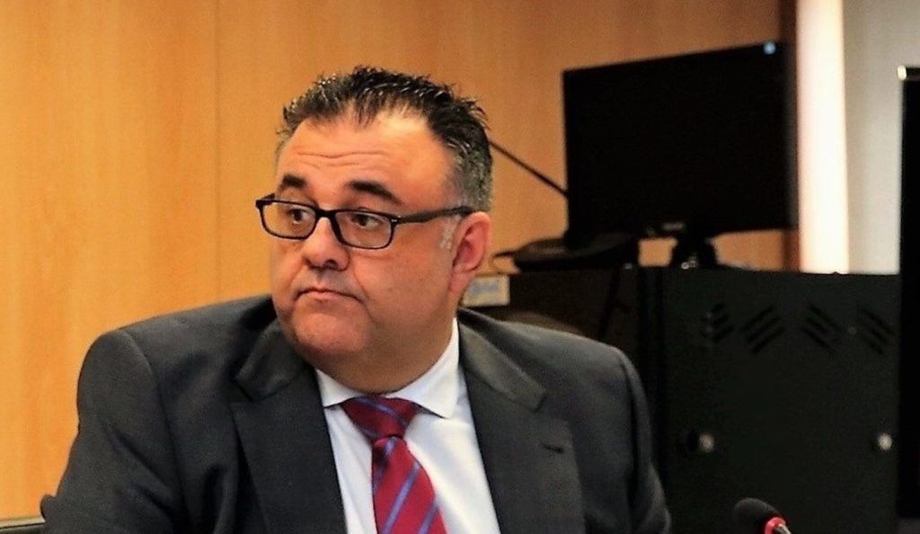 Domínguez dice que el "estafado" en el caso mascarillas es el Gobierno canario
