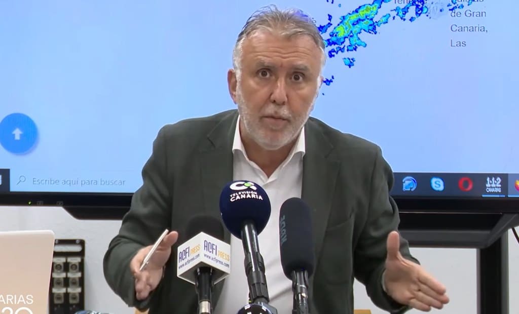 Torres: "No bajemos la guardia, por la noche pueden darse tormentas en Canarias muy importantes"