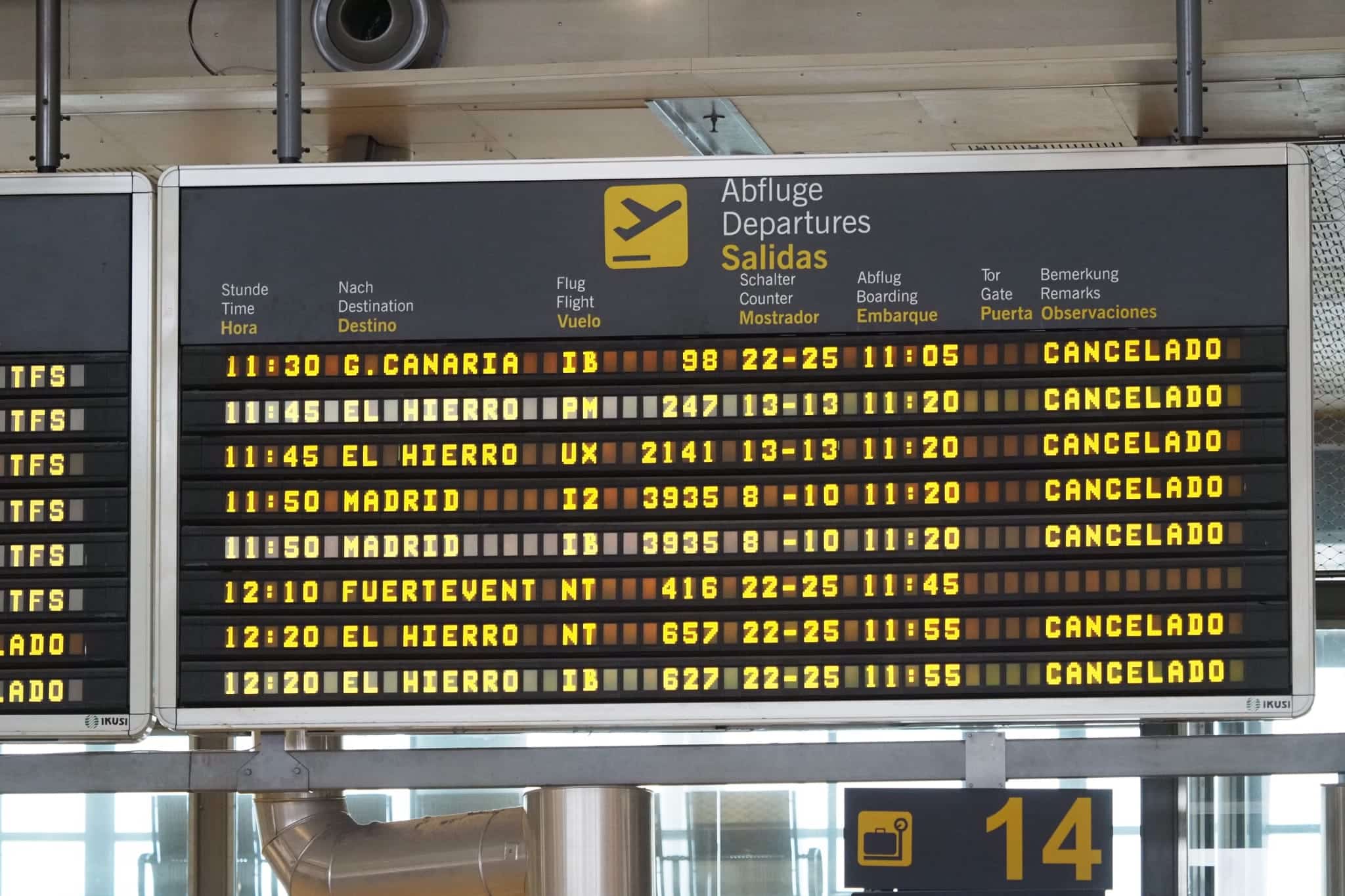 82 vuelos cancelados en Canarias este domingo