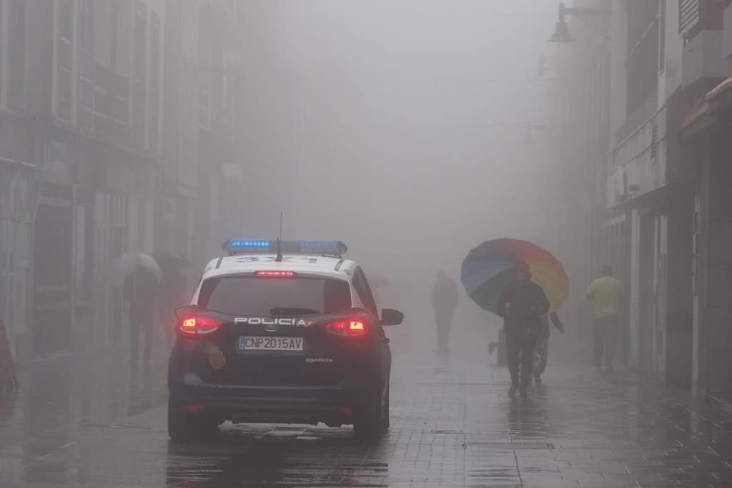 La alerta máxima en Canarias seguirá hasta las 12.00 horas este lunes