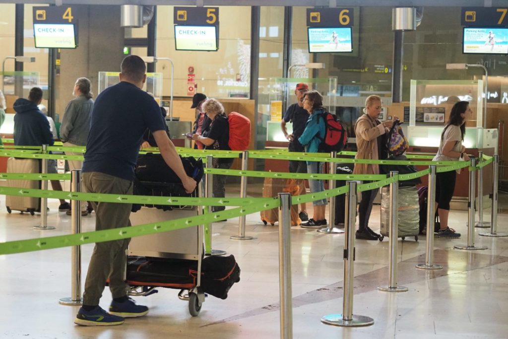 Binter suspende los vuelos durante la mañana en la provincia occidental
