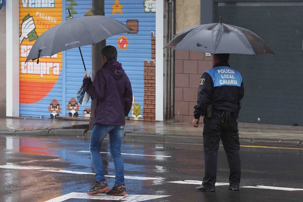 Rebajan la alerta en Canarias