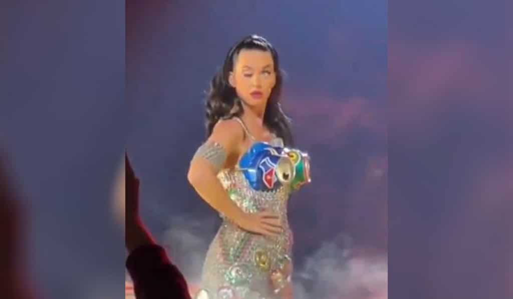 Katy Perry sufre una parálisis en pleno escenario