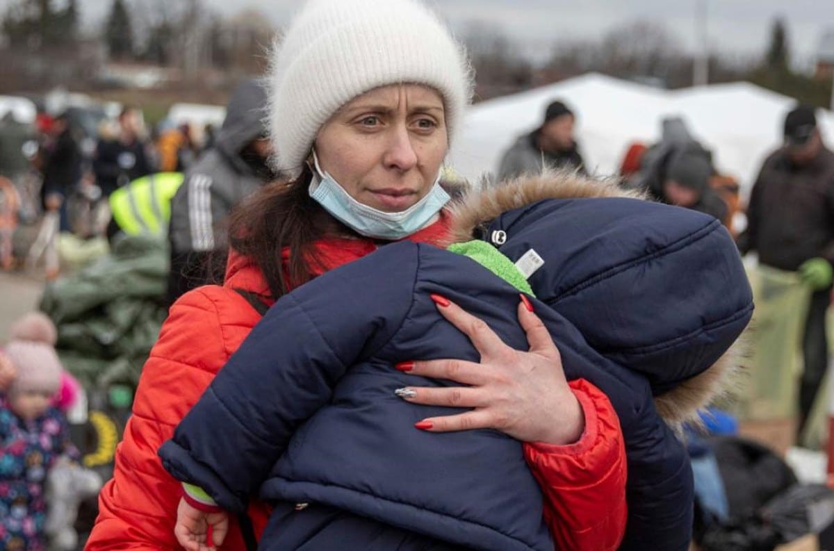 Francia dará 150 euros al mes a las familias que acojan a refugiados ucranianos