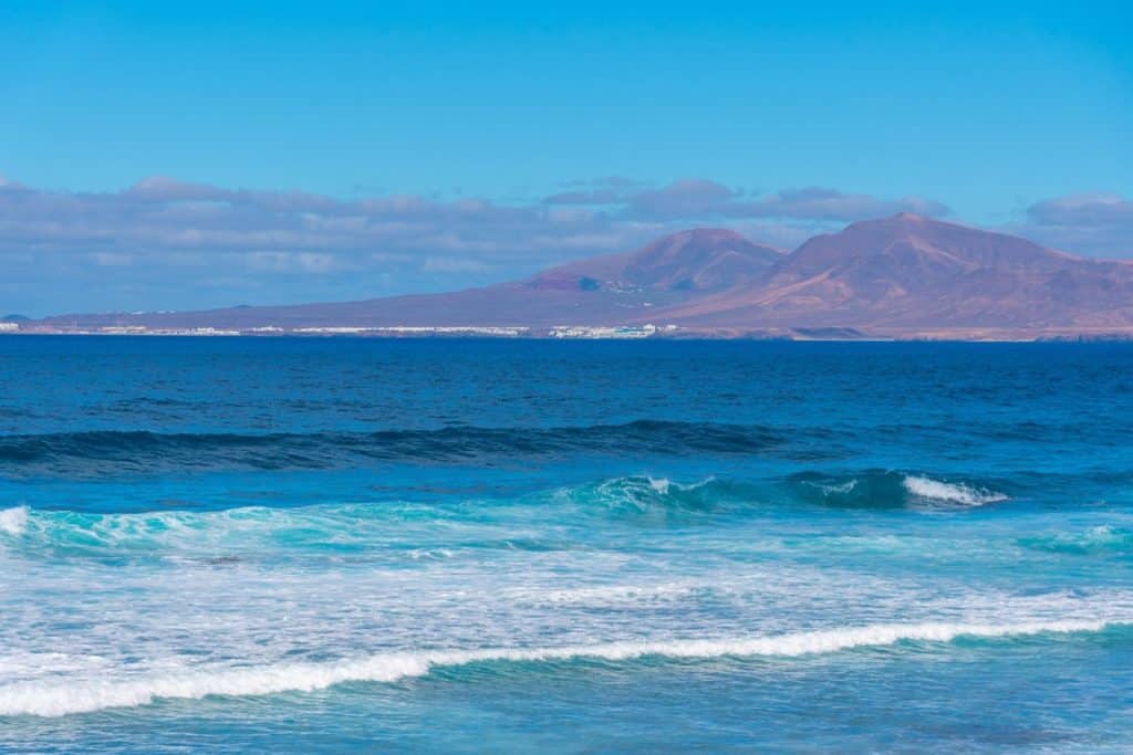 El cable submarino que conecta Lanzarote y Fuerteventura señala “un camino sin retorno”