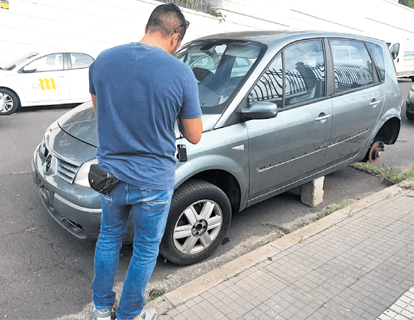 El otro gran ‘atasco’ de Tenerife: más de 2.200 coches abandonados al año