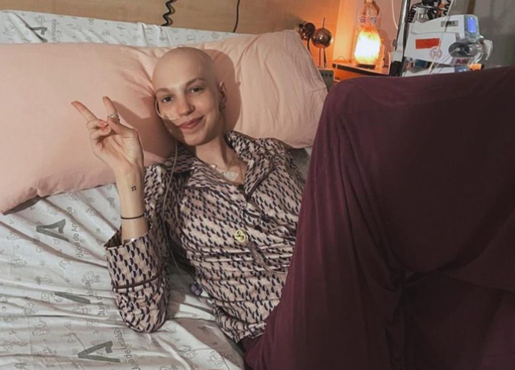El sarcoma de Ewing, el cáncer habitual en jóvenes que padece la 'influencer' Elena Huelva