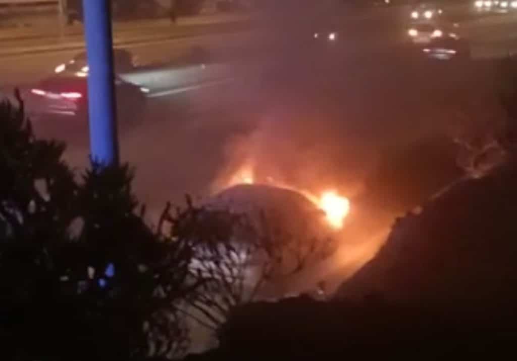 Un incendio provoca largas colas en la TF-5
