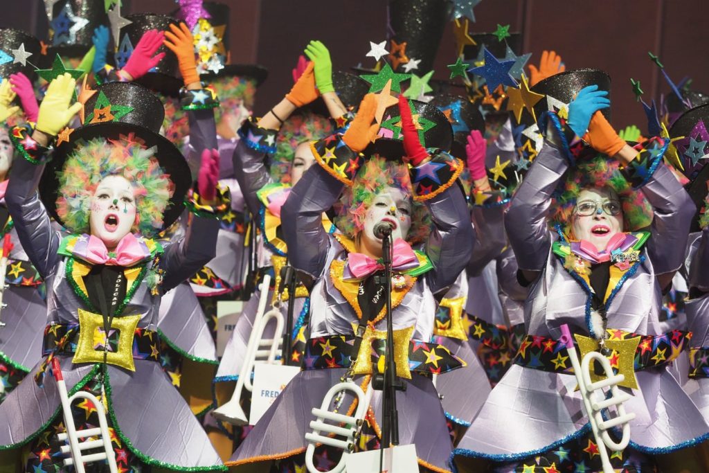 Las murgas adultas del Carnaval ‘asaltan’ el Nueva York chicharrero. | Sergio Méndez
