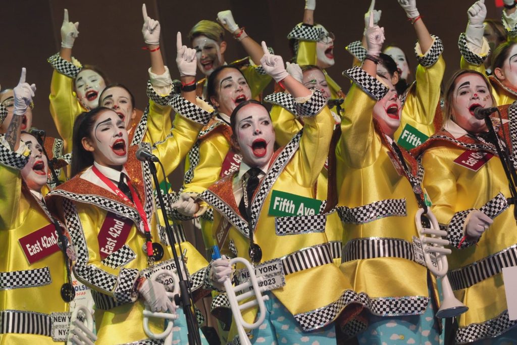 Las murgas adultas del Carnaval ‘asaltan’ el Nueva York chicharrero