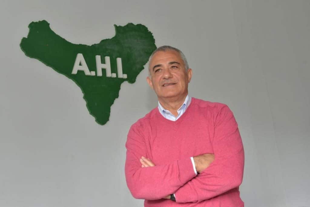 El presidente de AHI, Javier Armas.